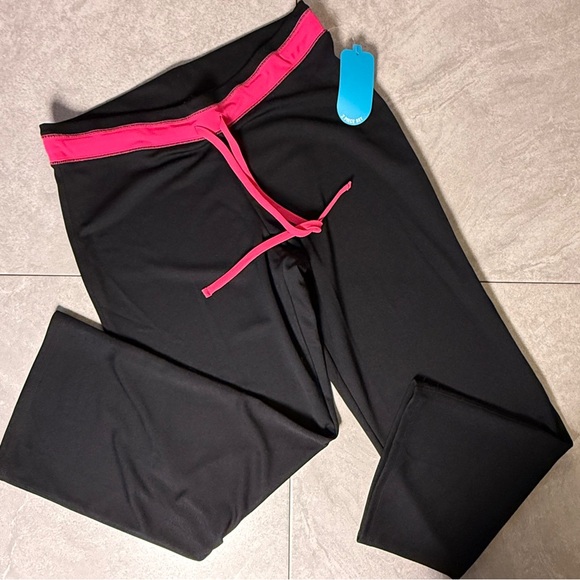 Retro Power Pink and Black Be Inspired Activewear Set NWOT - Picture 2 of 14